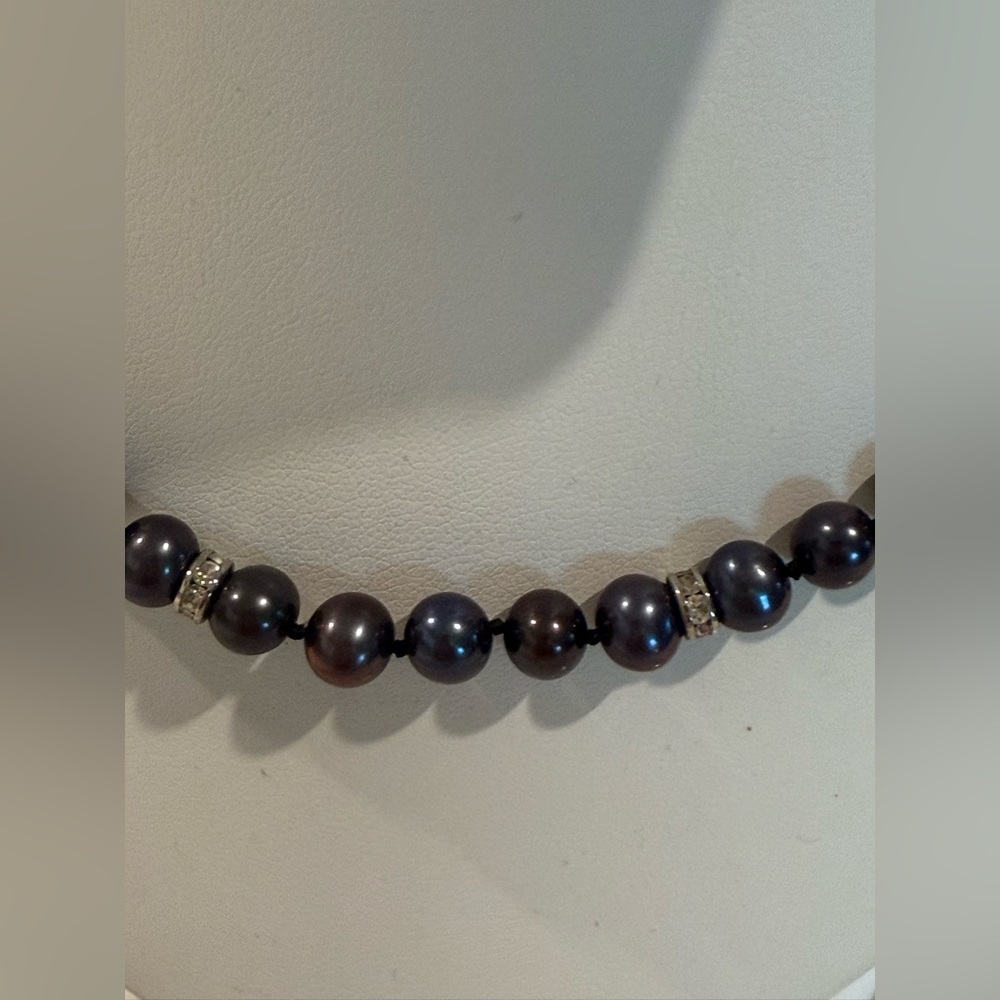 Danbury Mint Elegant Black Pearl Necklace